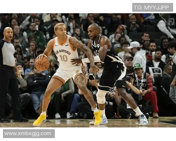 雄鹿揭幕战对阵奇才暂停致敬功勋旧将米德尔顿感人瞬间全场致敬